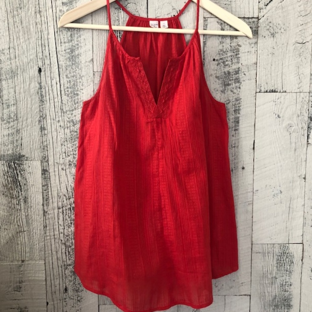 Red Sleeveless Top